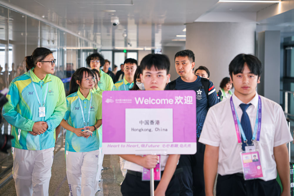 杭州亞運會｜杭州機場“亞運會專用通道”迎來首批代表團成員(圖2)