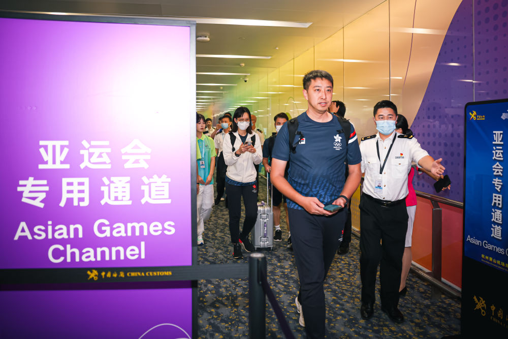 杭州亞運會｜杭州機場“亞運會專用通道”迎來首批代表團成員(圖1)
