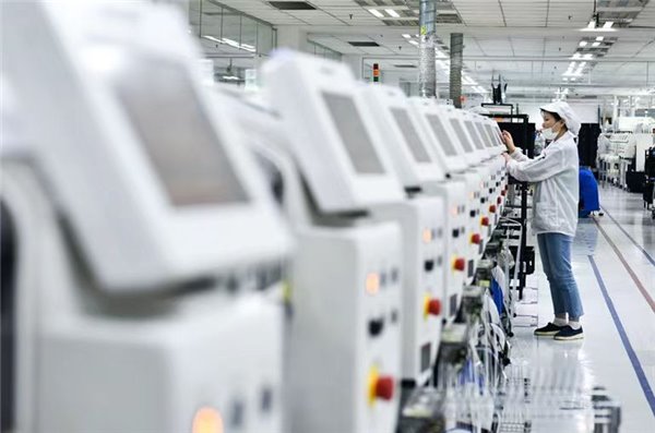 走進(jìn)中聯(lián)重科智能工廠 30 余家企業(yè)共探制造業(yè)智能化轉(zhuǎn)型(圖3)
