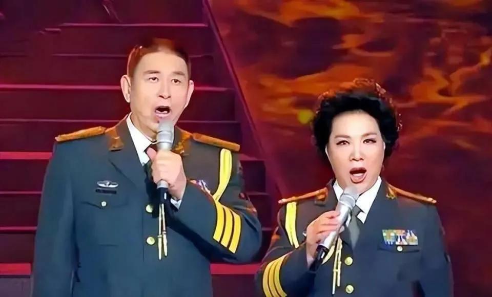 告別儀式合影曝光，李雙江白雪董文華神情嚴肅，黃宏笑容惹爭議(圖6)