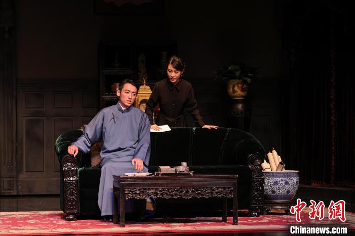 北師大版《雷雨》登上曹禺劇場舞臺(tái)(圖1)