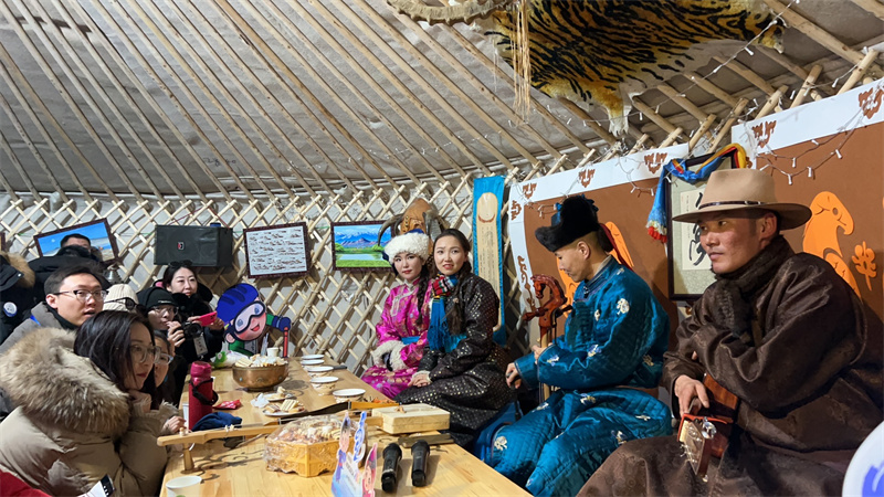 【聚焦“十四冬】看非遺、玩冰雪……在“十四冬”領略內蒙文化魅力(圖1)
