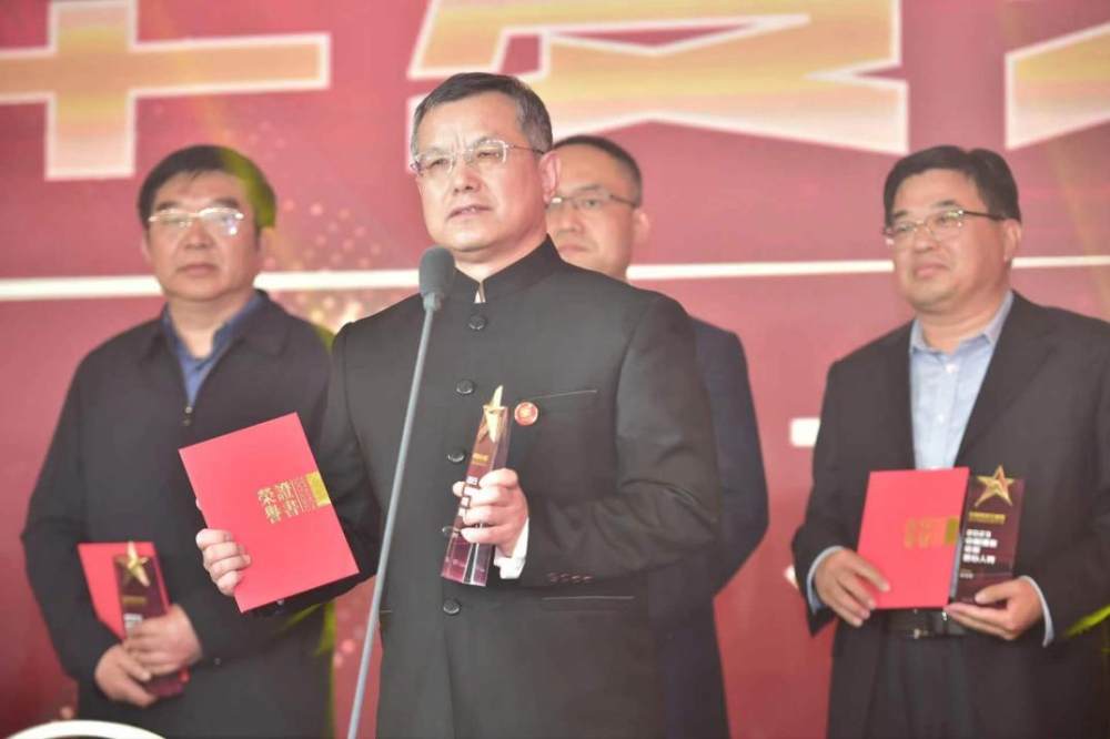 務實競進載譽前行,四特酒榮獲“中國酒業華夏獎”兩項大獎(圖3) 務實競進載譽前行,四特酒榮獲“中國酒業華夏獎”兩項大獎(圖3)