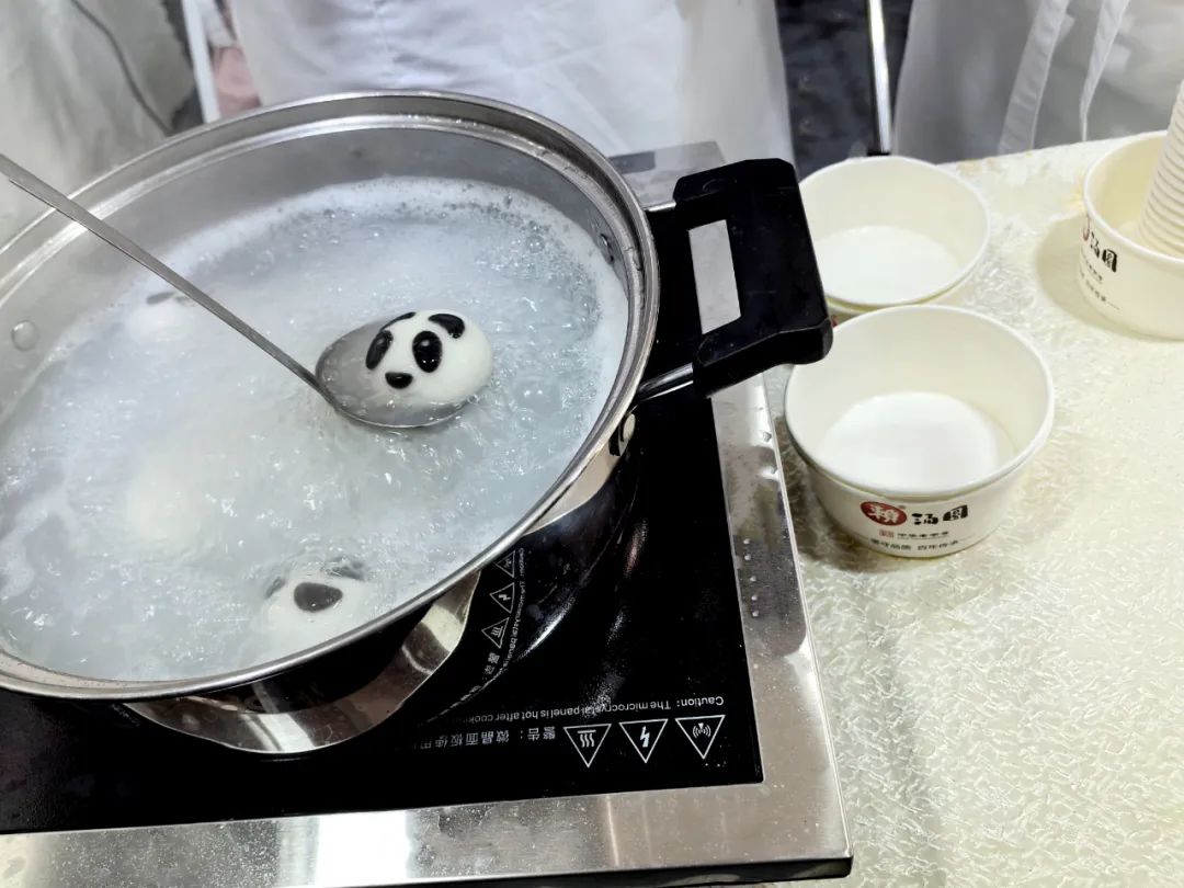 賴湯圓亮相良之隆展會(huì)，新品預(yù)制菜與爆漿糍粑系列引領(lǐng)新風(fēng)尚(圖8)