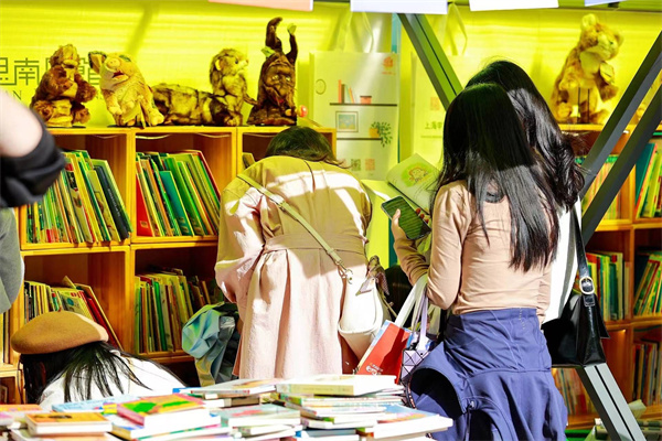 在思南,有書香、有咖啡香,還有春天的美 在思南,有書香、有咖啡香,還有春天的美(圖1)