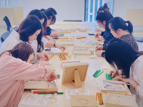 舟山平安產險：手作竹編畫 喜迎端午節