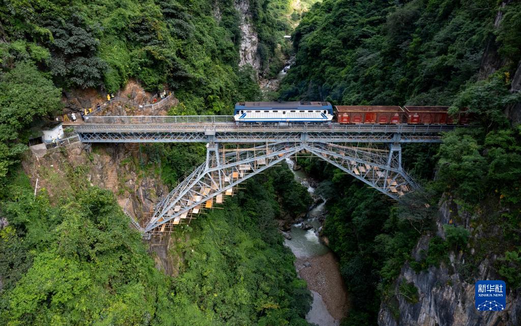 百年中越米軌鐵路人字橋迎來系統“體檢”
