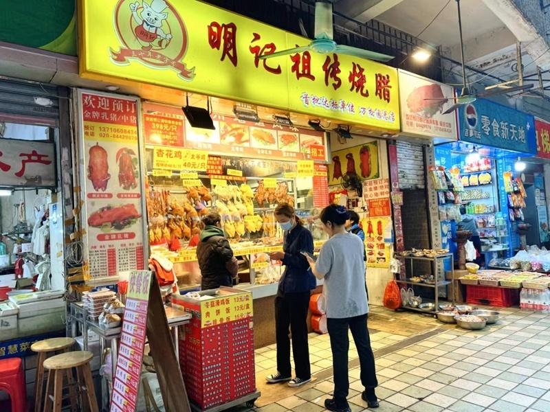 清明小長假多地景區(qū)客流迎高峰，各地文旅部門“卷服務(wù)”